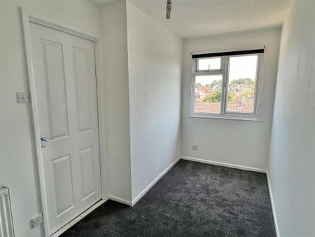 2 bedroom semi-detached house to rent - Photo 3