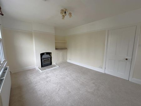 3 bedroom semi-detached house to rent - Photo 2