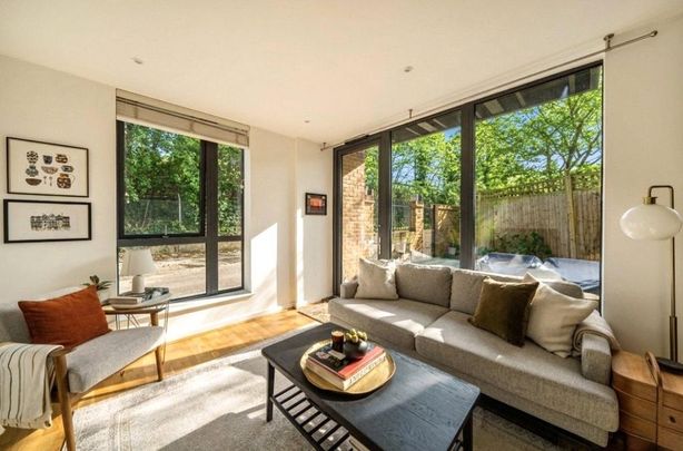 3 bedroom flat to rent - Photo 1