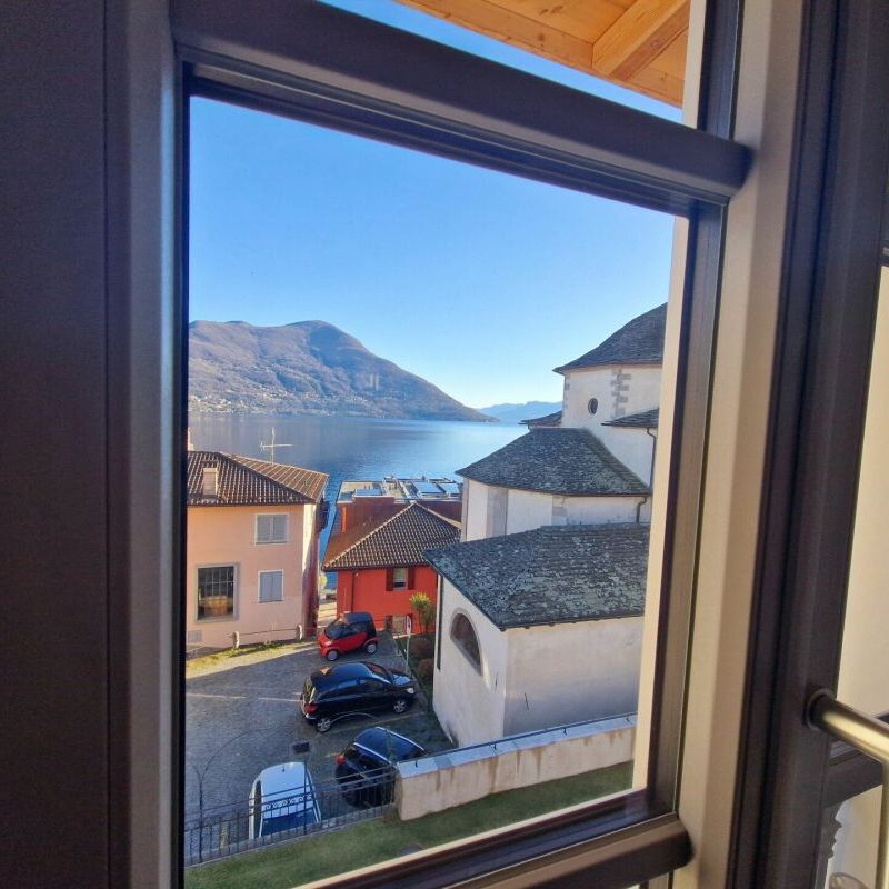 Appartamento 2 ½ locali al secondo piano, con terrazza e vista lago - Photo 1