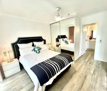 Modern 1-Bedroom Apartment in the Heart of Surfers Paradise - Photo 5