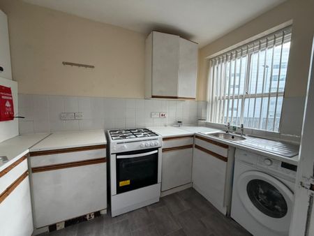 ONE BEDROOM FLAT - Photo 3