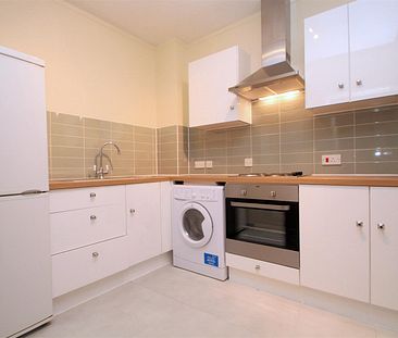Maybury Road, Woking, Surrey, GU21 5HP - Photo 2