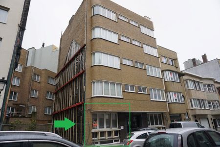 RUIM GEMEUBELD APPARTEMENT MET 1 SLAAPKAMER - Photo 3