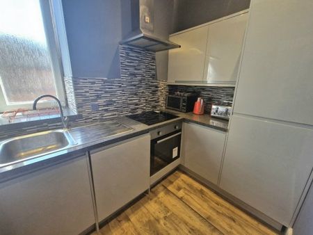 Apsley Street, Thornwood - Photo 2