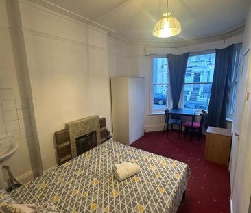 8 bedroom house share to rent - Photo 6