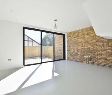 The Mount, Hale Barns, Altrincham, WA15 - Photo 4