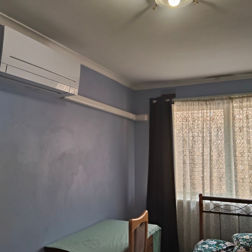 Dandenong North - Photo 1