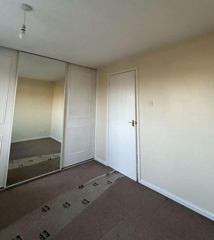 Plantagenet Way, SP8 - Photo 3