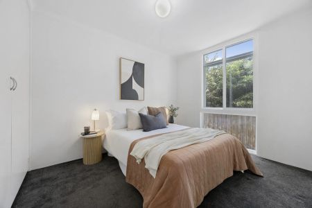 Effortless Northern Living in Walkable Pocket - Photo 3