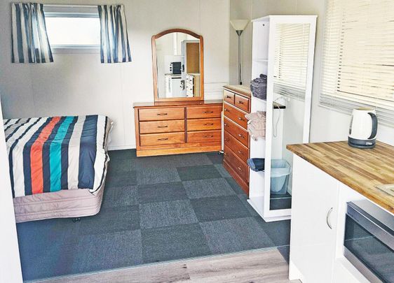 Spacious and modern home - Photo 1