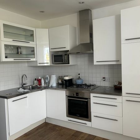 1 Bed Flat, Pembridge Road, W11 - Photo 3