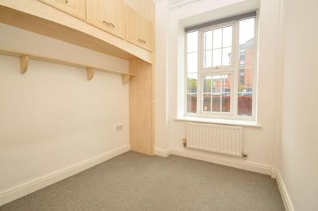3 bedroom flat to rent - Photo 3