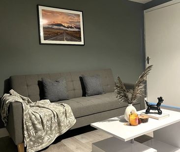 2 Bed Flat, Gloucester Court, L6 - Photo 2