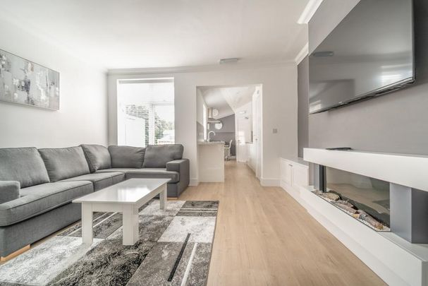 3 bedroom apartment to rent - Photo 1