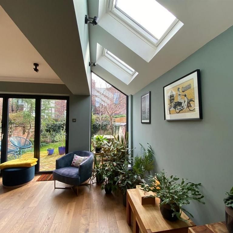 4 bedroom end of terrace house to rent - Photo 1