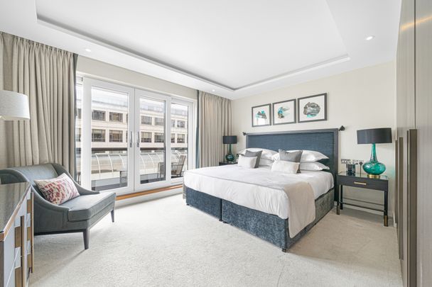 Luxury Kensington residence with excellent leisure amenities - Photo 1