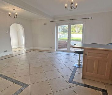 5 bedroom detached house to rent - Photo 2