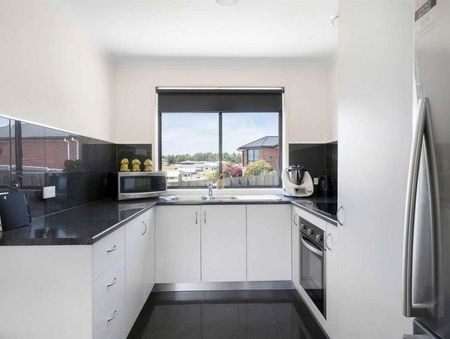 Modern unit in popular Penguin - Photo 5
