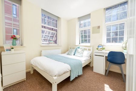 7 Bed Flat, Trafalgar Street, S1 - Photo 4