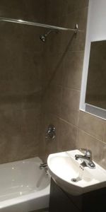 1 CH - 1 SDB - Côte Saint-Luc - $1,125 /mo - Photo 4