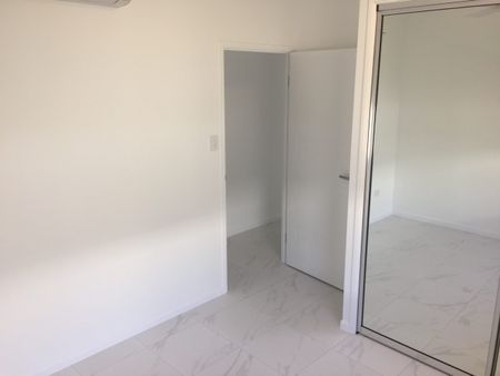 STUNNING 4 BEDROOM 2 BATHROOM HOME IN IDALIA - Photo 5