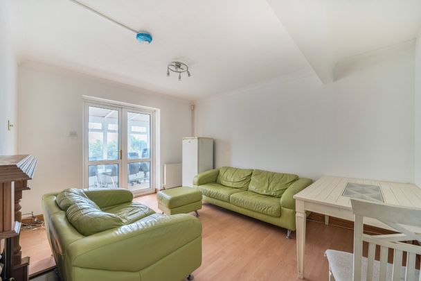 5 bedroom semi-detached house to rent - Photo 1