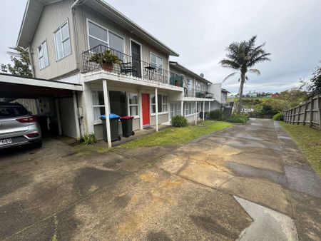 One bedroom unit in the bays - Photo 3