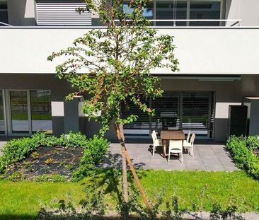 Affittiamo luminoso e moderno 4.5 locali con giardino privato - Photo 4