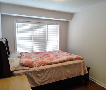 For Lease - 575 Dundas Street Unit# 1, Mississauga, Ontario - Photo 3