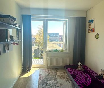 Instapklaar 2 slpk. appartement met garagebox in het centrum van Temse - Photo 4