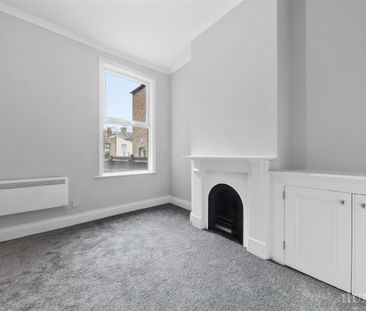 1 bedroom Flat To Let - Photo 4