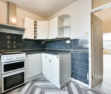 3 bedroom terraced house to rent - Photo 5
