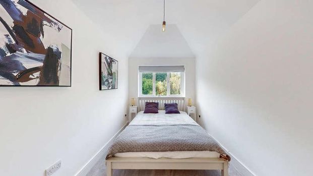 Whitton Avenue West, Greenford, UB6 - Photo 1