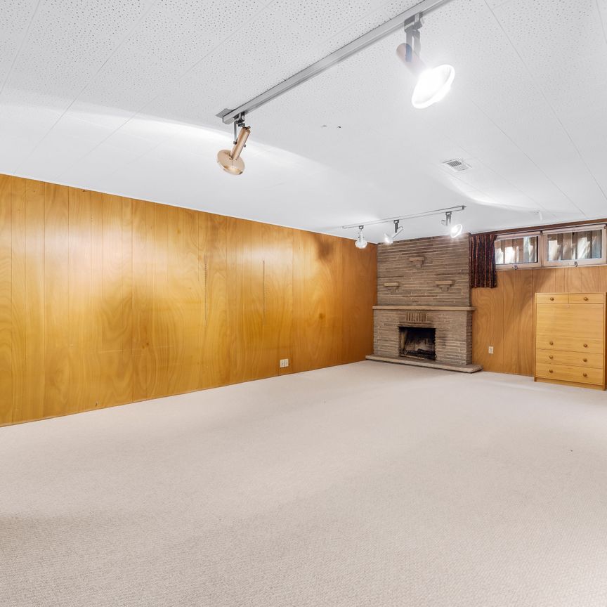 For Lease - 24 Ealing Drive, Toronto, Ontario - Photo 1