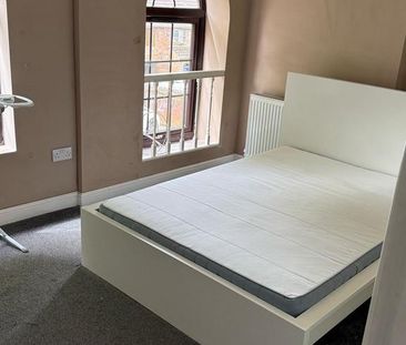 2 bedroom maisonette to rent - Photo 2