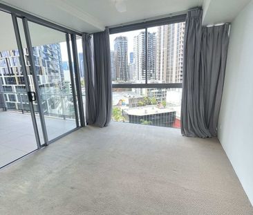 Repainted Premium 2-Bedroom, 2-Bathroom Apartment with 1 Car Park - Photo 6