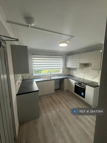 6 bedroom terraced house to rent - Photo 2