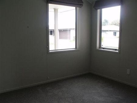 1109 Karamu Road North, Mayfair - Photo 3