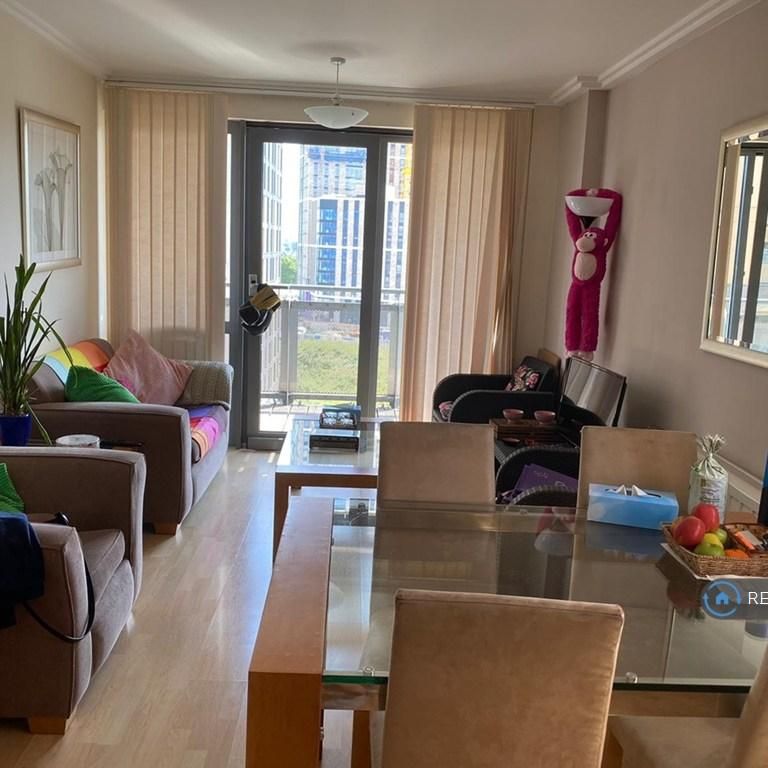 2 bedroom flat to rent - Photo 1