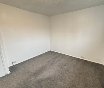 2 bedroom semi-detached house to rent - Photo 3