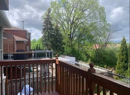 For Lease - 5291 Thornwood Drive, Mississauga, Ontario - Photo 2