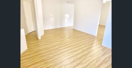 WALKING DISTANCE TO WESTFIELD CAROUSEL!! @$850 per week - Photo 4