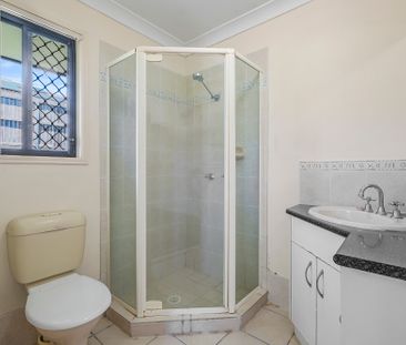 Welcome to 5 Greta Ct, Camira! - Photo 4