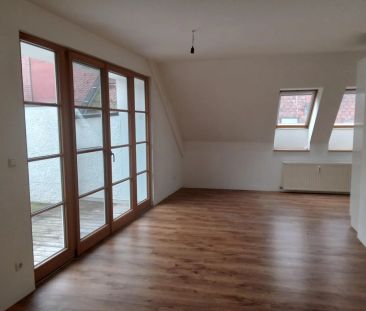 gepflegte 3-Zimmer-Wohnung mit möblierter Küche und Dachterrasse im... - Photo 4