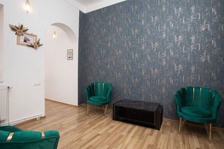Vilă, singur în curte, central, Oradea 128 mp. 800 E/lu... - Fotografie 3