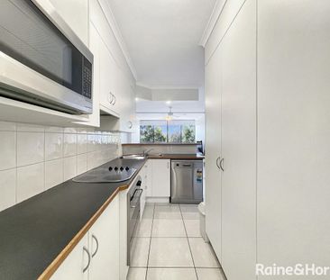 Stunning Furnished Apartment with River & City Views - Photo 3