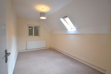 2 bedroom maisonette to rent - Photo 2