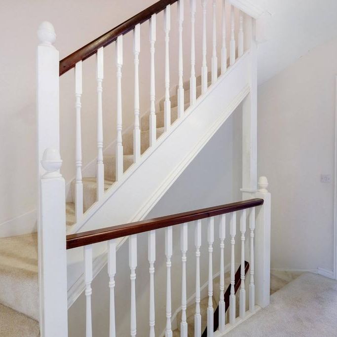 4 bedroom semi-detached house to rent - Photo 1