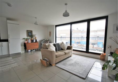 Nethercott Bank, Geoffrey Watling Way, Norwich - Photo 2